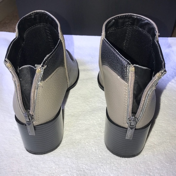 Vera Simply Ankle Booties - Picture 6 of 6